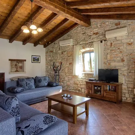 Vila Danieli I *